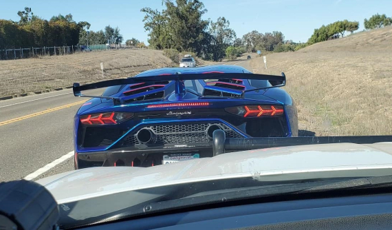 Đại gia lái Lamborghini Aventador SVJ với tốc độ lên đến 244 km/h khiến người dân phẫn nộ