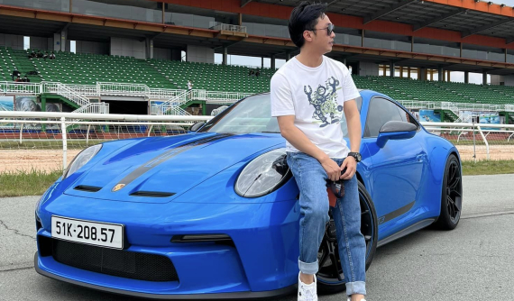 Chờ Ferrari SF90 Spider có biển, Cường "Đô-la" trải nghiệm tạm cùng "ếch xanh" Porsche 911 GT3 2022