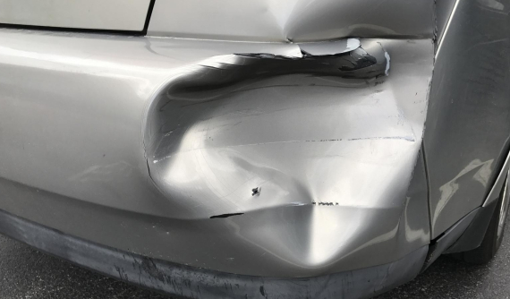 Người dùng ô tô tại Việt Nam tìm kiếm nhiều nhất về cách xử lý các vết trầy xước và móp thân xe