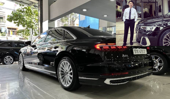 Chán xe nhanh như Minh "Nhựa", tậu Audi A8L 2022 chỉ mới 2 tháng đã bán lại