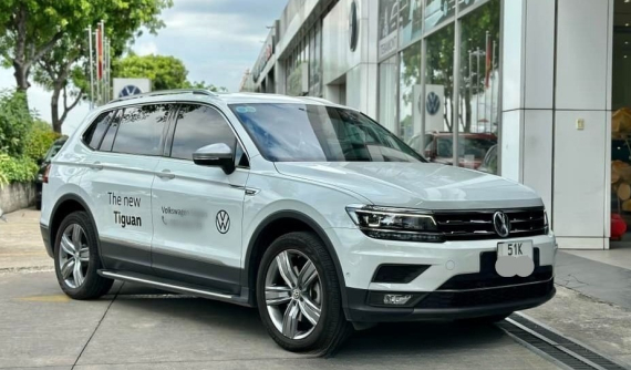 Showroom rao bán xe demo Volkswagen Tiguan Elegance 2021 với giá rẻ hơn xe mới 100 triệu đồng
