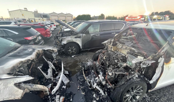 5 chiếc ô tô mà mật vụ Mỹ đã thuê bất ngờ bốc cháy tại sân bay lúc rạng sáng