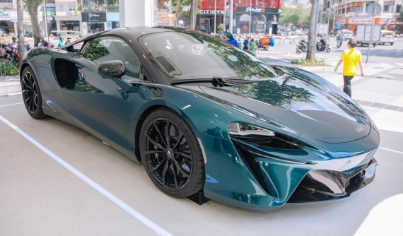 Kẹt tiền trong dự án xe hybrid Artura đã về Việt Nam, McLaren bán bộ sưu tập xe trị giá gần 3 nghìn tỷ đồng