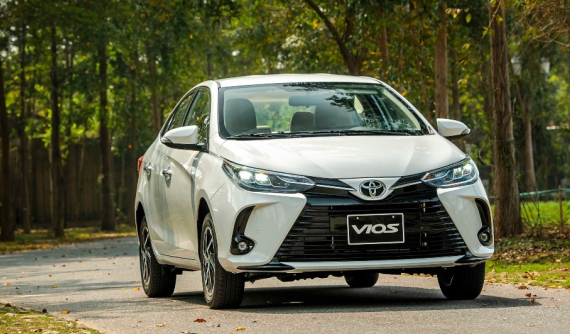 Toyota Vios tiếp tục được ưu đãi dịp cuối năm, quyết giữ "ngai vàng" của phân khúc sedan hạng B