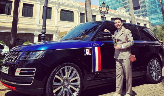 Minh "Nhựa" khẳng định chủ quyền với Range Rover SVAutobiography bằng bộ áo đặc trưng