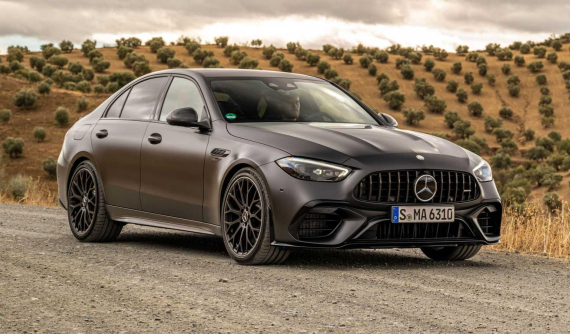 Mercedes-AMG C63 S E-Performance 2023: Sedan PHEV tốc độ nhưng có phần tiếc nuối
