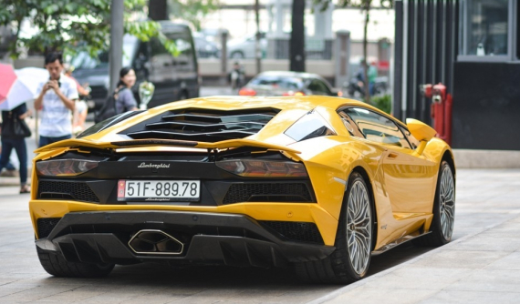 Lamborghini triệu hồi 2 siêu xe Aventador S và siêu SUV Urus tại Việt Nam