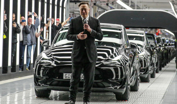 Tesla của tỷ phú Elon Musk trong cuộc đua tăng doanh số cuối năm