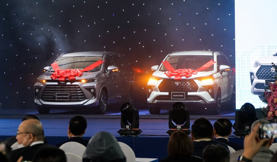 Toyota Veloz Cross và Avanza Premio lắp ráp trong nước chính thức xuất xưởng, giá giữ nguyên như xe nhập khẩu