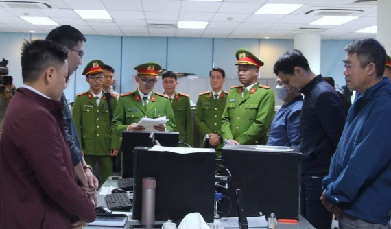 Công an khám xét Phòng kiểm định xe cơ giới, Cục Đăng kiểm Việt Nam, thu giữ nhiều tài liệu quan trọng