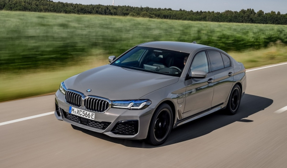 BMW 5-Series lắp ráp tại Việt Nam có giá khởi điểm rẻ hơn cả Honda Civic Type R 2023