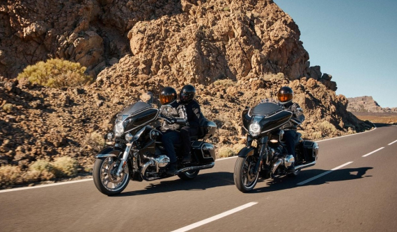 Cặp đôi mô tô tiền tỷ BMW R 18 B và R 18 Transcontinental đến Việt Nam