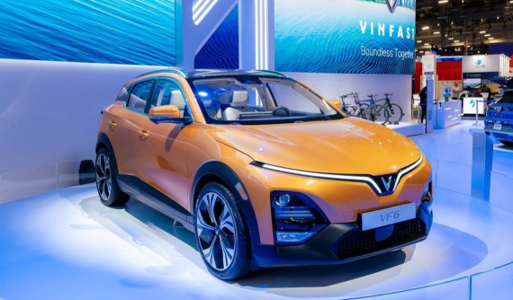 VinFast VF6 chạy được 400 km sau khi sạc pin, mở cọc vào tháng 3 năm nay