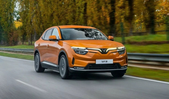 Từ ngày 1/1/2023, hàng loạt ô tô điện tại Mỹ được trợ giá lên đến 7.500 USD, VinFast VF8 càng gặp khó