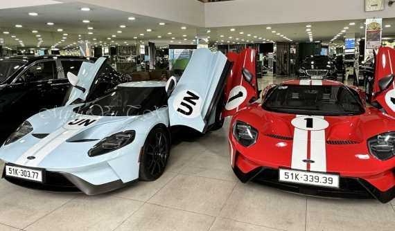 Đen-Trắng-Bạc đã xưa rồi, đây mới là bộ áo phong cách trẻ trung cho siêu xe của "vua cà phê" Việt Nam, Ford GT là đại diện mở đầu
