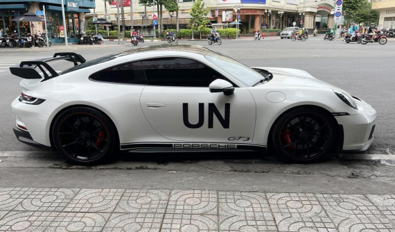 Về nước hơn 1 năm, Porsche 911 GT3 2022 mới lần đầu tiên cùng chủ nhân dạo phố Sài thành