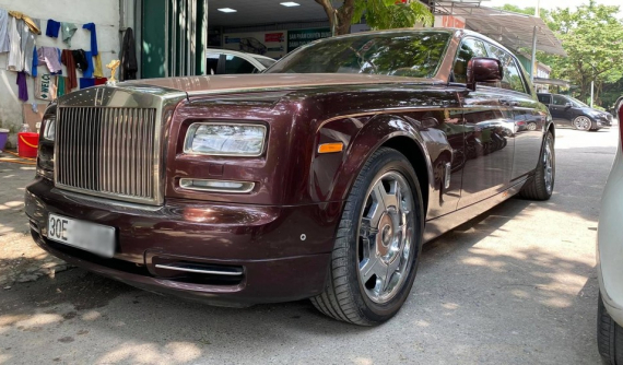 Rolls-Royce Phantom Sacred Fire bước vào cuộc đấu giá lần thứ 4 với mức giảm lên đến 7,6 tỷ đồng