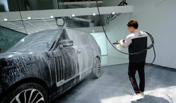 Cập nhật giá rửa xe dịp Tết: tăng từng giờ, có nơi lên đến 290.000 đồng/xe