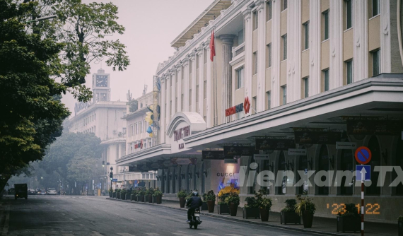 Ngắm nhìn sự bình yên của đường phố Hà Nội vào sáng mùng 1 Tết Quý Mão