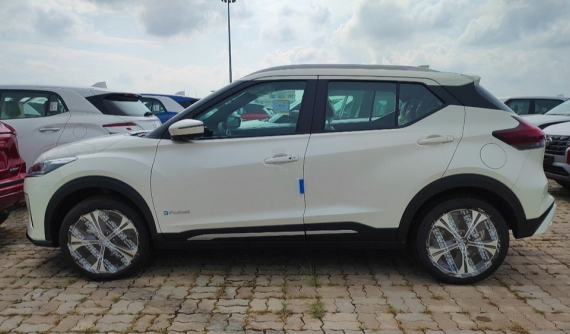 Hơn 6.000 chiếc ô tô nhập khẩu đã cập cảng Việt Nam trong nửa đầu tháng 1/2023