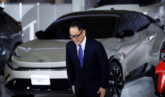 Chủ tịch kiêm CEO của Toyota chuyển giao quyền lực cho người đứng đầu Lexus