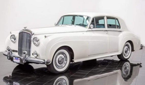 Hoàng Kim Khánh mang về garage chiếc xe Bentley thứ 3, là hàng cổ đã dừng sản xuất 61 năm trước