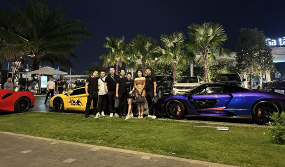 Hoàng Kim Khánh lần đầu mang dàn siêu xe dạo phố trong năm 2023, Koenigsegg Regera vẫn mất tích bí ẩn