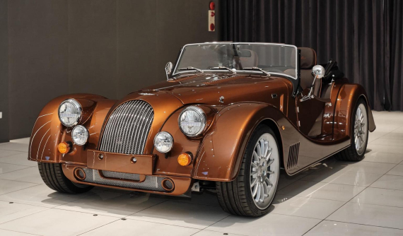 Morgan Plus Six với màu sơn cá tính về nước, "vợ 2" dành cho các đại gia thích hàng lạ