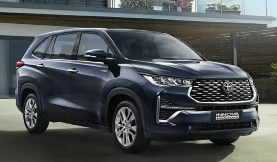 Toyota Innova 2023 "cháy hàng", khách đặt muộn phải chờ xe tới 1 năm