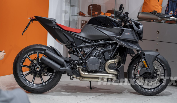 Cận cảnh KTM Brabus 1300 R - xe phân khối lớn đắt như Mercedes-Benz E-Class tại Việt Nam