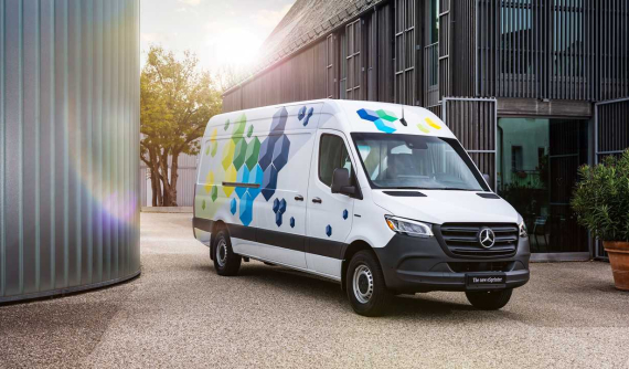 Phiên bản chạy điện của "xe Mẹc bình dân" Sprinter được nâng cấp, có thể chạy 500 km sau khi sạc