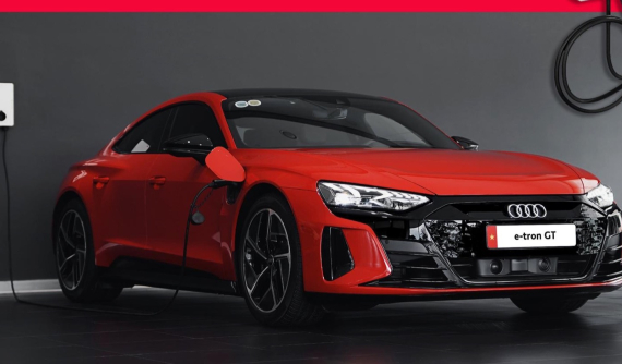 Audi Việt Nam ưu đãi giá cho xe xăng, tặng sạc cho ô tô điện