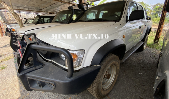 Toyota Hilux độ "hết bài" của nhà sưu tập siêu xe lớn nhất Việt Nam có gì hay?