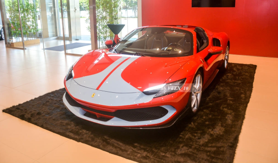 Đánh giá nhanh Ferrari 296 GTS mới ra mắt tại Việt Nam: Tiền cọc bằng chiếc BMW X3, mua xe phải chờ 18 tháng