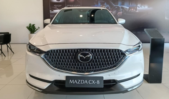 Không chịu thua kém Hyundai Santa Fe, Mazda CX-8 được ưu đãi giá lên đến 90 triệu đồng