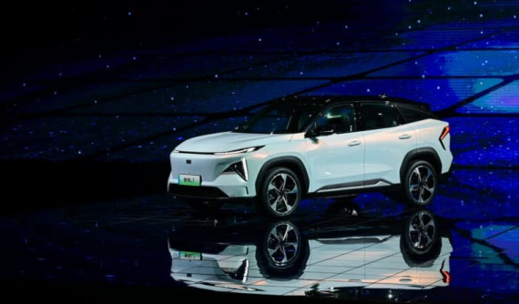 Đánh giá nhanh Geely Galaxy L7 mới ra mắt: Giá khởi điểm từ 690 triệu đồng, 4 màn hình khổng lồ