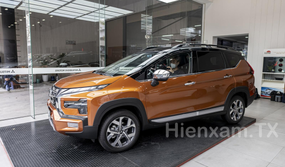 Mitsubishi Xpander Cross 2023 chính thức ra mắt Việt Nam, giá chỉ từ 698 triệu đồng