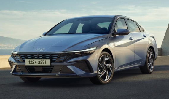 Hyundai Elantra 2023 "hiện nguyên hình" với thiết kế đầu xe mới, ra mắt vào tháng sau