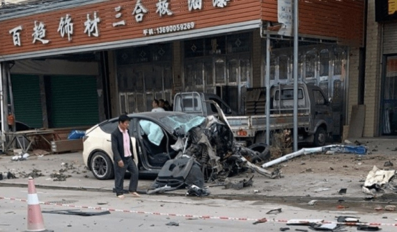 Tesla công bố kết quả vụ tai nạn xe Model Y tông tử vong 2 người đi đường, là lỗi nhầm chân ga của tài xế