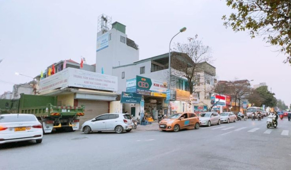 Đăng kiểm ở Hà Nội ngày một khó khăn, hiện chỉ còn 7 trung tâm đăng kiểm đang hoạt động