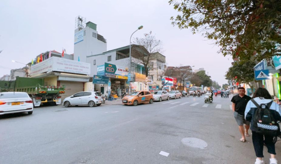 Chỉ 9/31 trung tâm đăng kiểm tại Hà Nội còn hoạt động, chủ phương tiện được khuyến cáo chủ động đăng kiểm ở các tỉnh lân cận