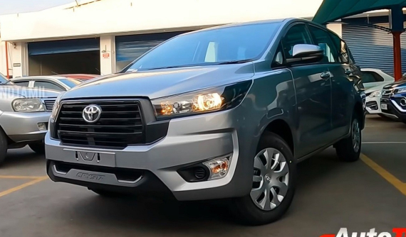 Ngắm hình ảnh "bằng xương, bằng thịt" của Toyota Innova thế hệ cũ tại đại lý với thiết kế nâng cấp