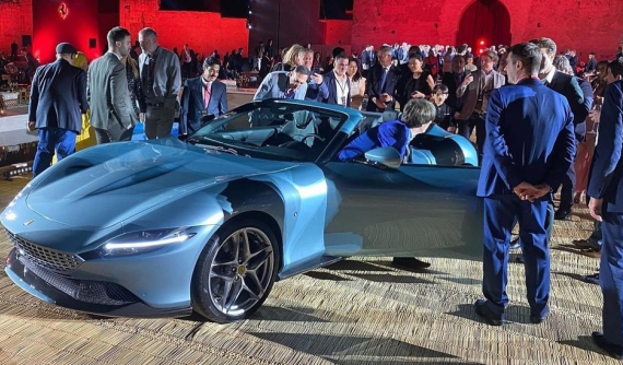 Cận cảnh Ferrari Roma Spider ra mắt tại sự kiện độc quyền ở Ma Rốc