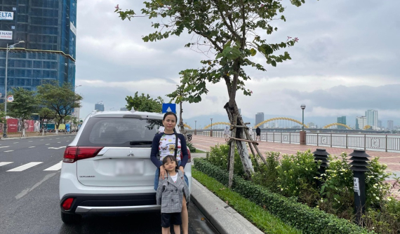 Tài nữ cùng con gái xuyên Việt "cực ngầu" bằng Mitsubishi Outlander