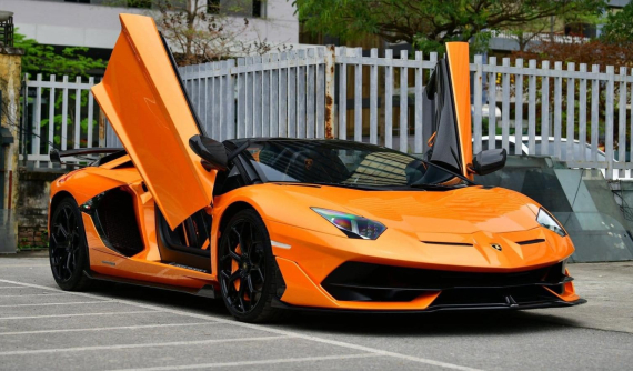 Trải nghiệm chán chê Lamborghini Aventador SVJ Roadster, đại gia 9X Hà Nội chào bán lại với giá 30 tỷ đồng