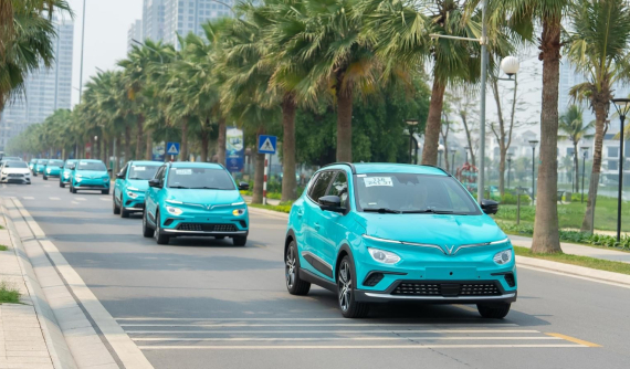 Taxi điện của tỷ phú Phạm Nhật Vượng có giá cước ngang taxi truyền thống