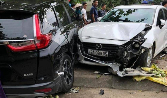 3 thói quen lái xe dễ khiến bạn bị nhầm chân ga với chân phanh