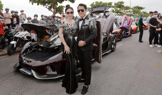 Nhà đầy ắp siêu xe nhưng đây mới là xế cưng được nóc nhà của Hoàng Kim Khánh lựa chọn để cầm lái đi làm