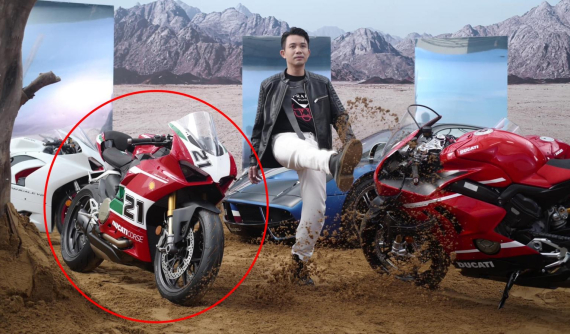 Cứ tưởng úp ảnh cho vui, hóa ra Minh "Nhựa" chốt luôn Ducati Panigale V2 Bayliss siêu đặc biệt, giá chỉ bằng các xe sedan hạng C