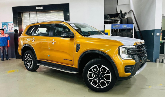 SUV cỡ trung giá 1,5 tỷ đồng Ford Everest Wildtrak 2023 lộ hình ảnh thực tế tại Việt Nam